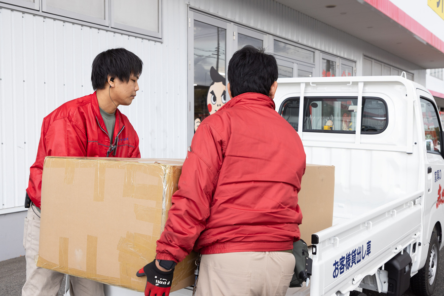 トラック積み込み